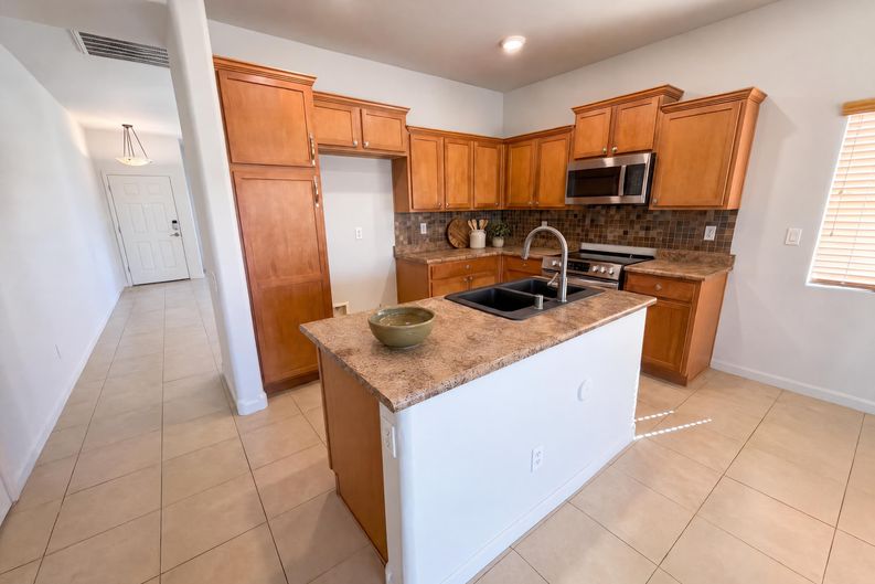 Photo 9 of 44 of 17279 W Tara Ln, Surprise, AZ