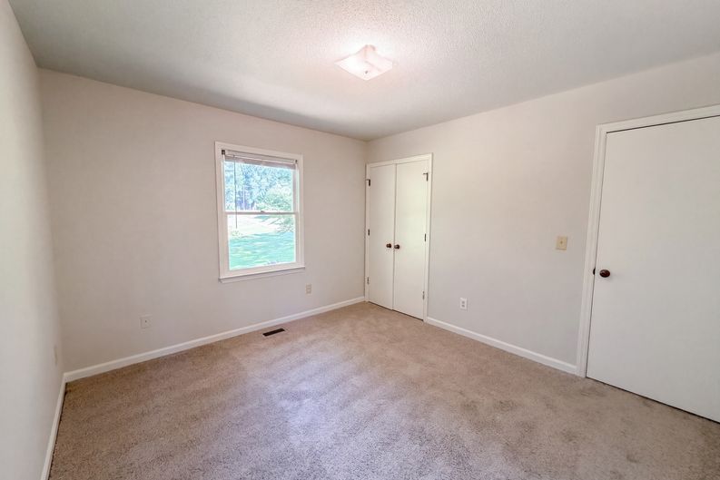Photo 9 of 17 of 130 Rolling Acres Rd, Youngsville, NC