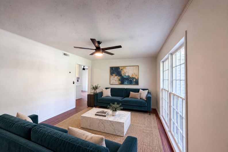 Photo 3 of 13 of 11615 W 68th St, Shawnee, KS