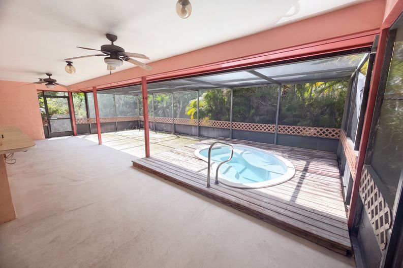 Photo 25 of 30 of 3123 SE Quanset Cir, Stuart, FL