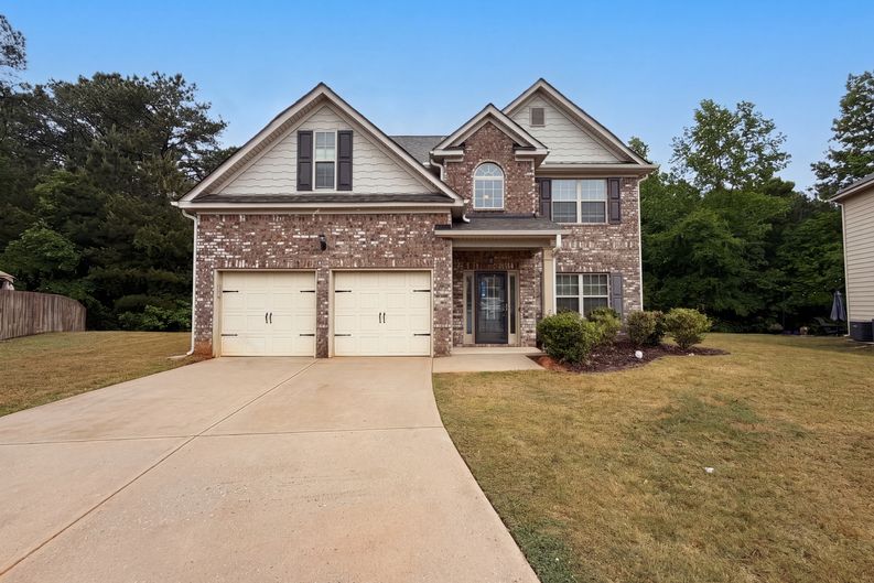Photo 13 of 19 of 2627 Glenbrook Ln, Conyers, GA