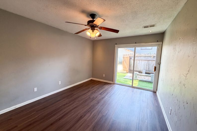 Photo 4 of 25 of 2725 Flintlock Pl, Austell, GA