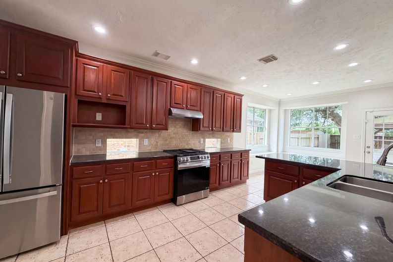 Photo 7 of 33 of 3106 Forrester Dr, Pearland, TX