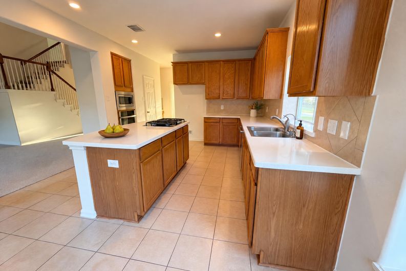 Photo 12 of 52 of 9019 Sunny Ridge Dr, Houston, TX