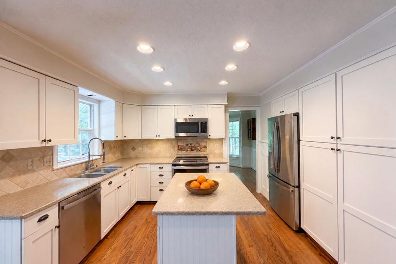 Photo 5 of 27 of 11301 Willowdale Dr, Germantown, MD