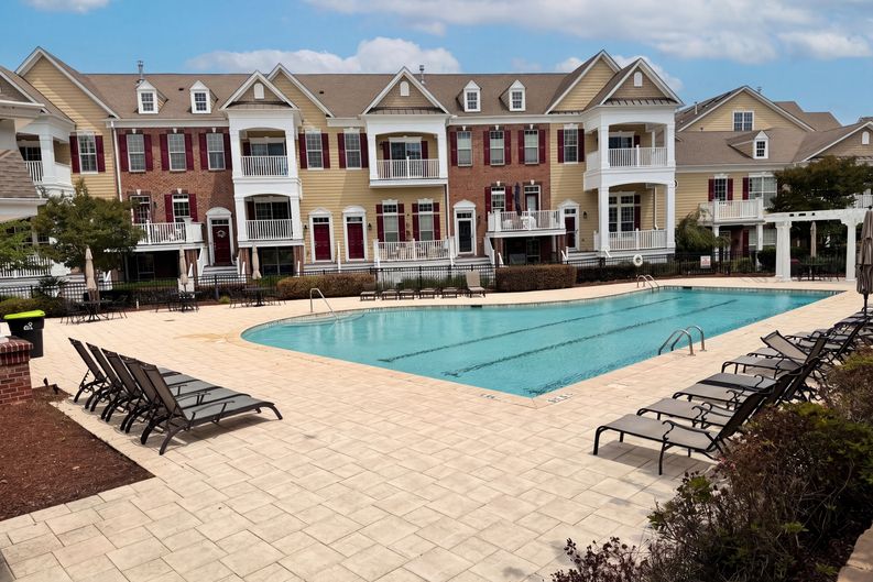 Photo 6 of 19 of 10321 Sablewood Dr, Raleigh, NC