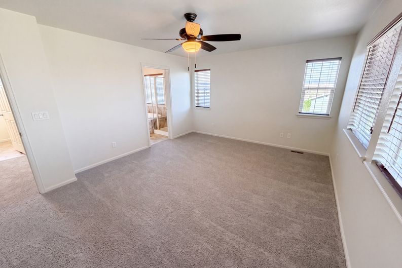Photo 4 of 42 of 4219 Dunsinane Way, Castle Rock, CO
