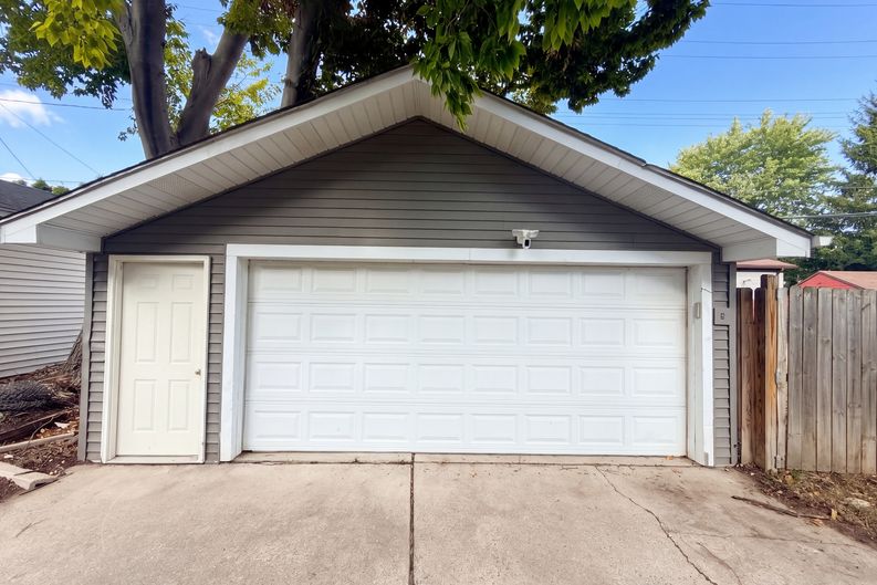 Photo 15 of 18 of 2224 Markese Ave, Lincoln Park, MI