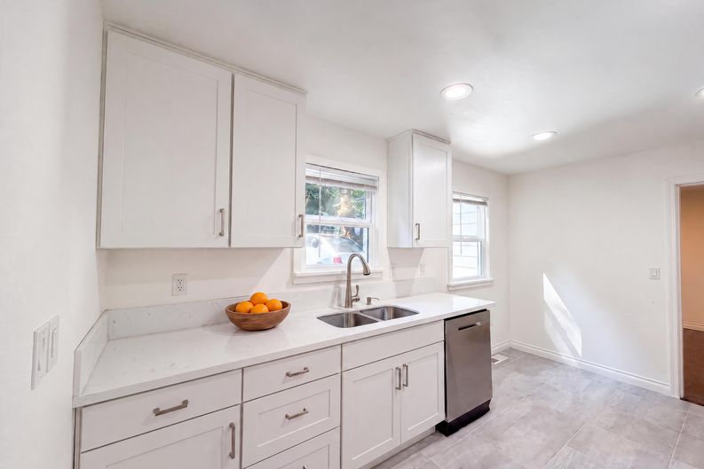 Photo 6 of 26 of 605 Ash St, Lake Oswego, OR