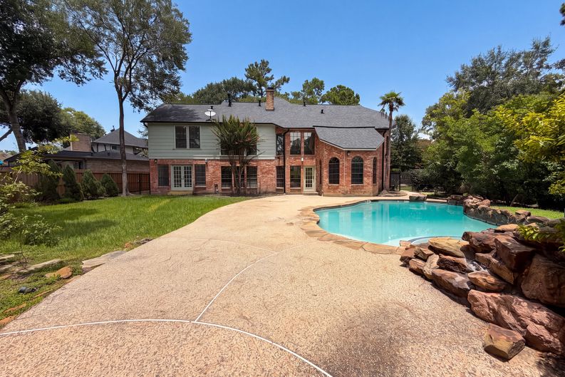 Photo 4 of 27 of 6127 Willowcrest Ct, Spring, TX