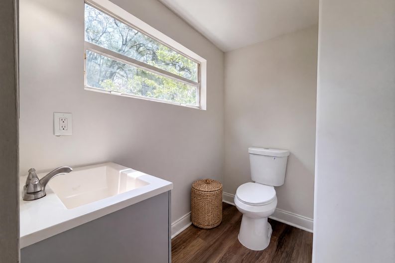 Photo 14 of 19 of 7008 Thurston Rd, Jacksonville, FL