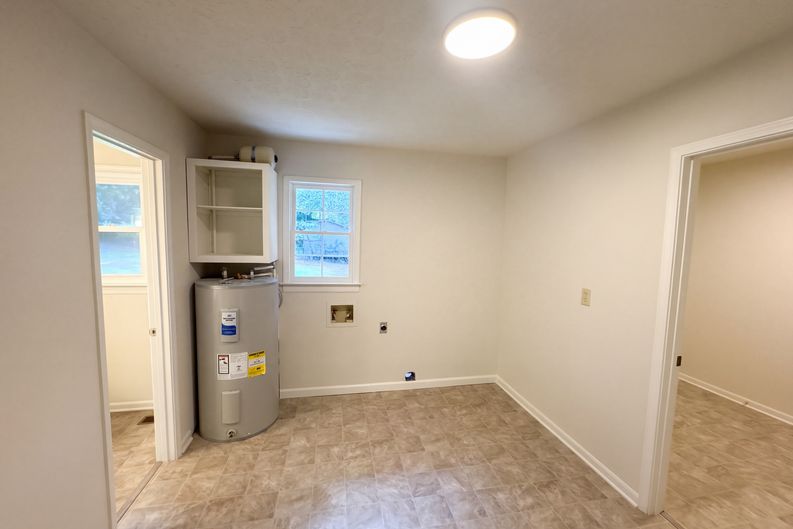 Photo 14 of 15 of 3089 Linecrest Rd, Ellenwood, GA