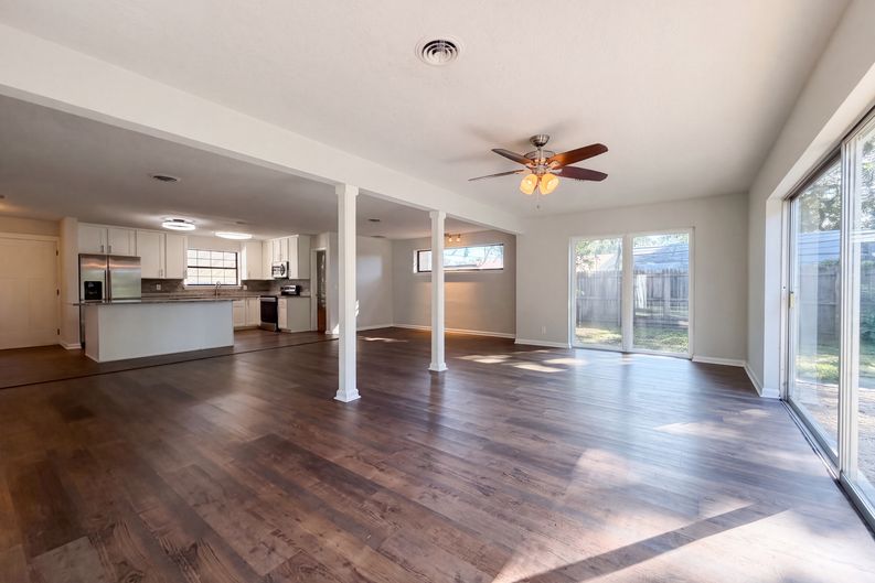 Photo 10 of 22 of 4040 Sierra Madre Dr S, Jacksonville, FL