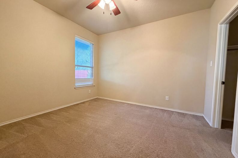 Photo 10 of 22 of 6941 Laura Hts, Schertz, TX