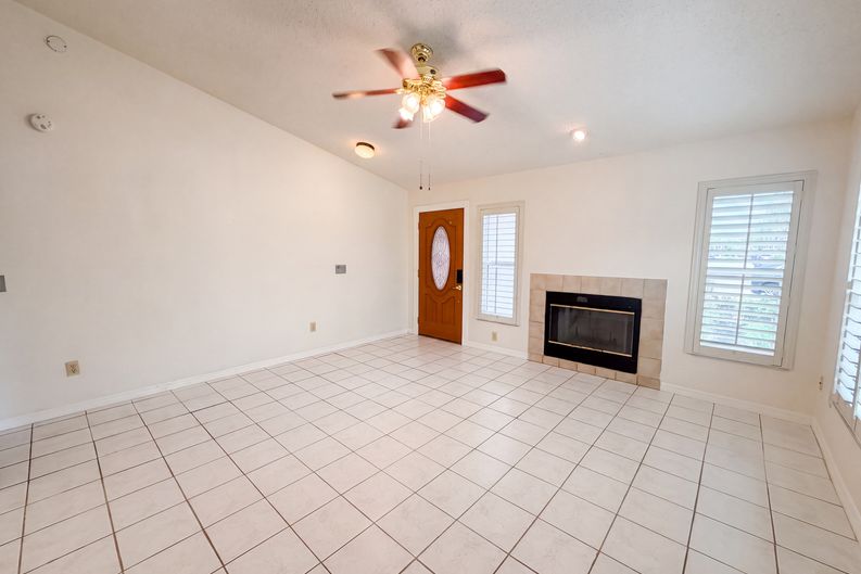 Photo 6 of 17 of 11648 Hidden Hollow Cir, Tampa, FL