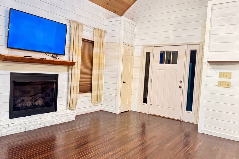 Photo 8 of 19 of 172 Gardenia Ct, Marble, NC