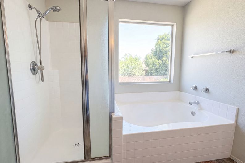 Photo 18 of 29 of 10860 W Lone Cactus Dr, Peoria, AZ