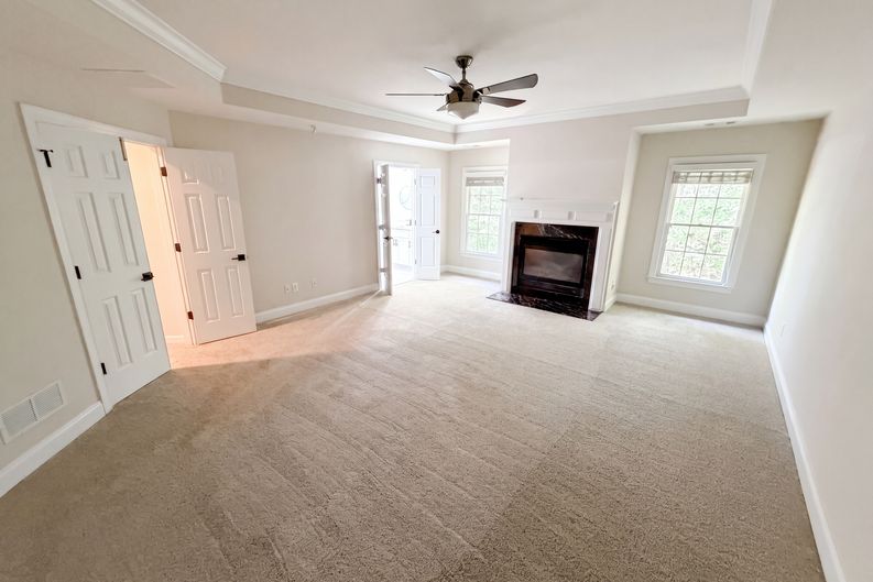 Photo 4 of 38 of 1231 Dunwoody Village Dr, Atlanta, GA