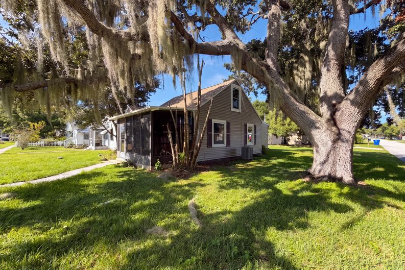 Photo 26 of 31 of 802 Massachusetts Ave, Saint Cloud, FL