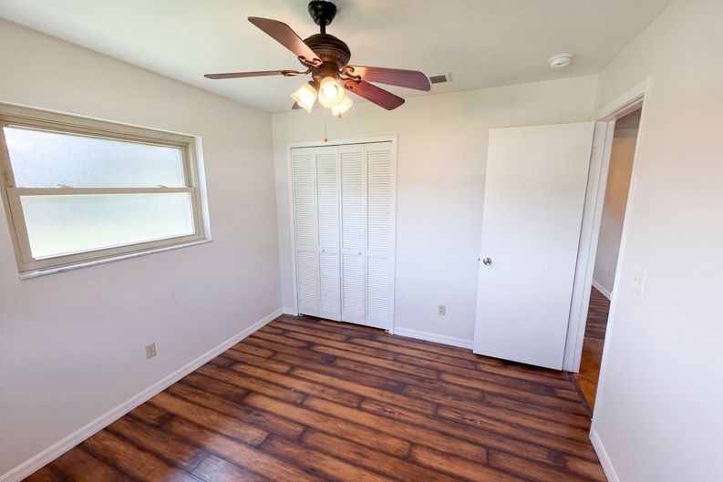 Photo 16 of 25 of 1008 Lynbrook St NW, Palm Bay, FL