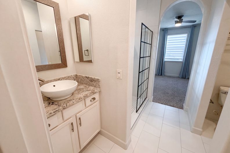 Photo 15 of 28 of 4920 Ocean Ln, Elk Grove, CA