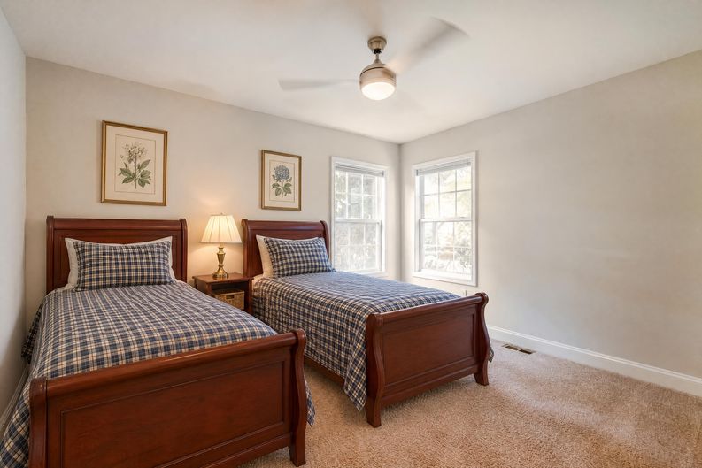 Photo 12 of 20 of 4933 Lee St NE, Washington, DC