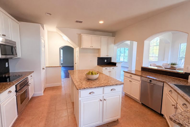 Photo 10 of 24 of 2446 Chesterfield Rd, Garland, TX