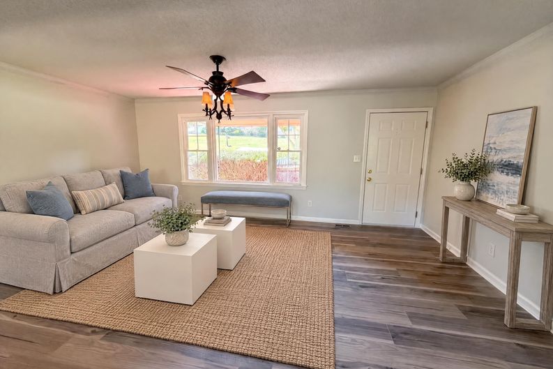 Photo 7 of 18 of 4305 Dawnwood Dr, Gastonia, NC