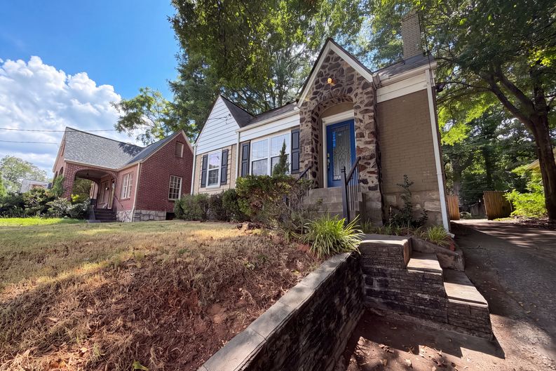 Photo 16 of 21 of 1773 Sylvan Rd SW, Atlanta, GA