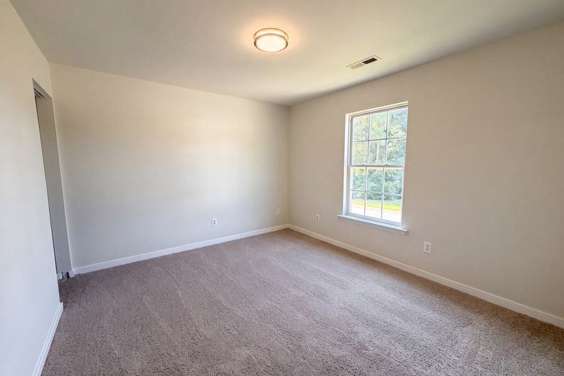Photo 14 of 19 of 3016 Heather Ridge Dr, Henrico, VA