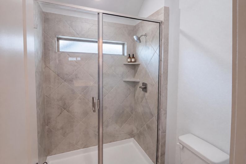 Photo 16 of 28 of 9694 Brackenfield Ln, Frisco, TX