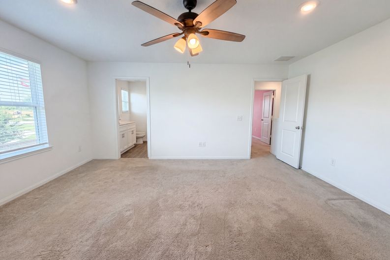 Photo 15 of 24 of 25635 Balsamroot Dr, Magnolia, TX