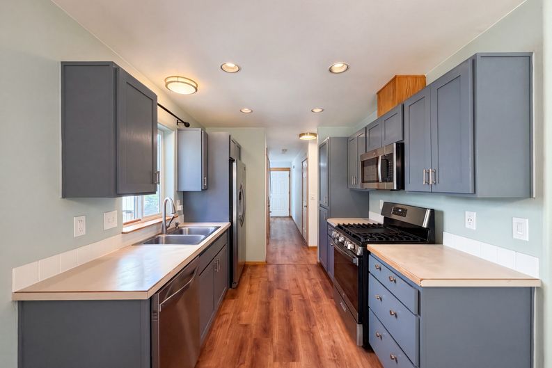 Photo 8 of 20 of 3344 Oakcrest Dr, Forest Grove, OR