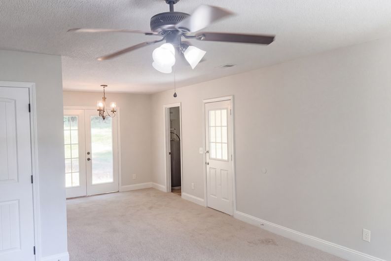 Photo 9 of 42 of 155 Liberty Pl SW, Calhoun, GA