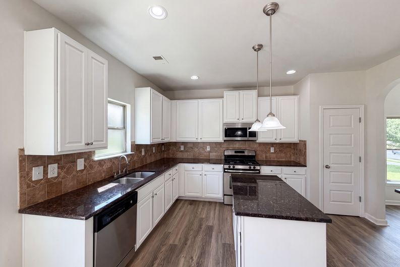 Photo 9 of 27 of 4440 Prather Son Dr, Loganville, GA