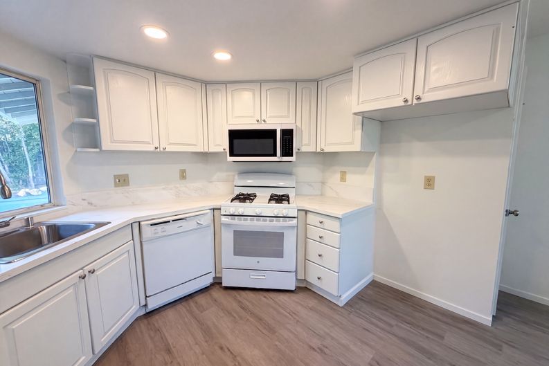 Photo 6 of 28 of 9149 Starina Way, Sacramento, CA