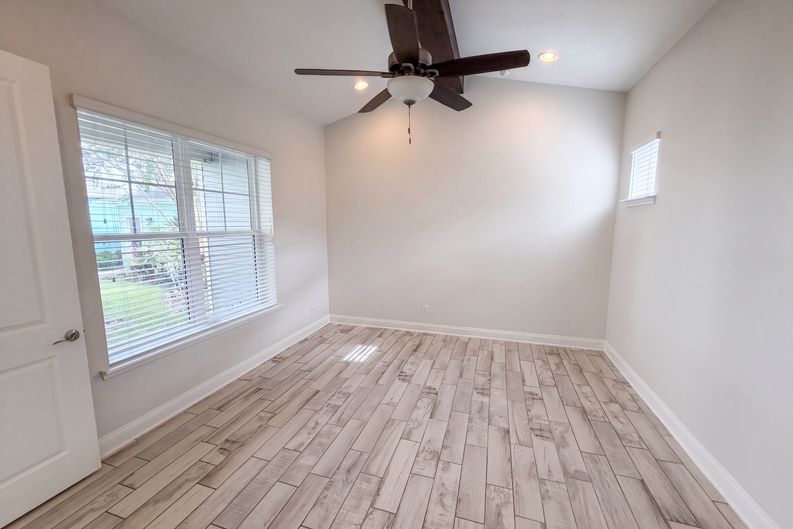 Photo 15 of 32 of 7797 Laureate Blvd, Orlando, FL