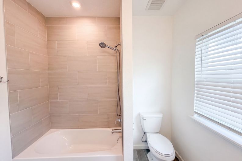 Photo 14 of 22 of 7233 Calamint Ave, Jacksonville, FL