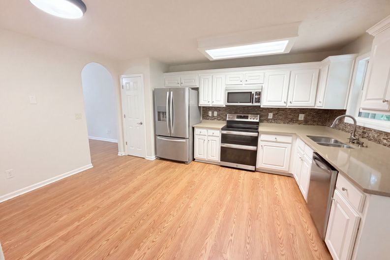Photo 9 of 28 of 112 Platte St, Winder, GA