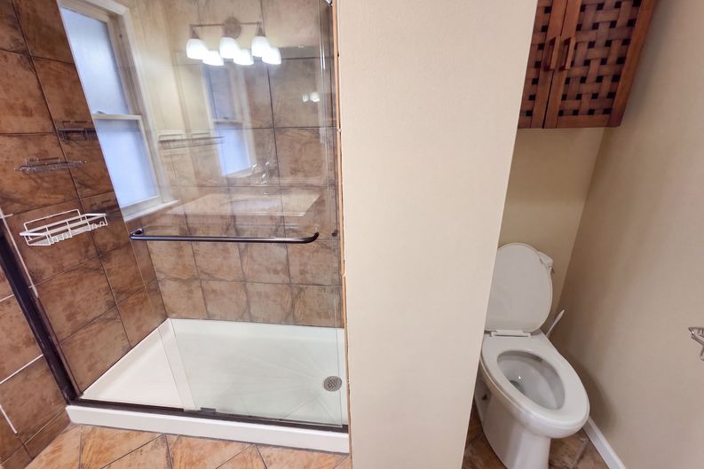 Photo 8 of 20 of 2339 Northgate Ave, Riverside, IL