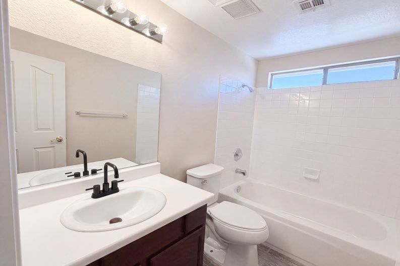 Photo 15 of 41 of 7912 Quill Gordon Ave, Las Vegas, NV
