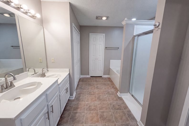 Photo 12 of 17 of 1503 Curtis Ln, Cedar Hill, TX
