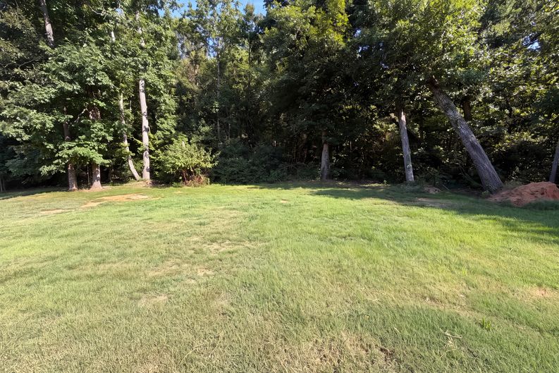Photo 17 of 18 of 102 Hayworth Ave, Clinton, SC