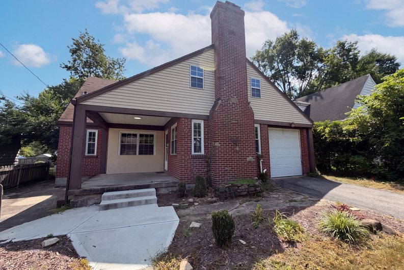 Photo 18 of 21 of 1304 Coolidge Ave, Cincinnati, OH