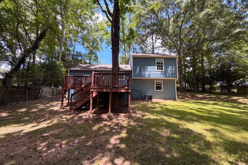 Photo 16 of 19 of 5067 Redan Rd, Stone Mountain, GA