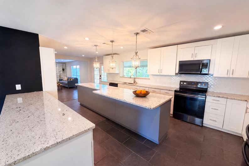 Photo 9 of 27 of 2226 Country Oaks Dr, Garland, TX