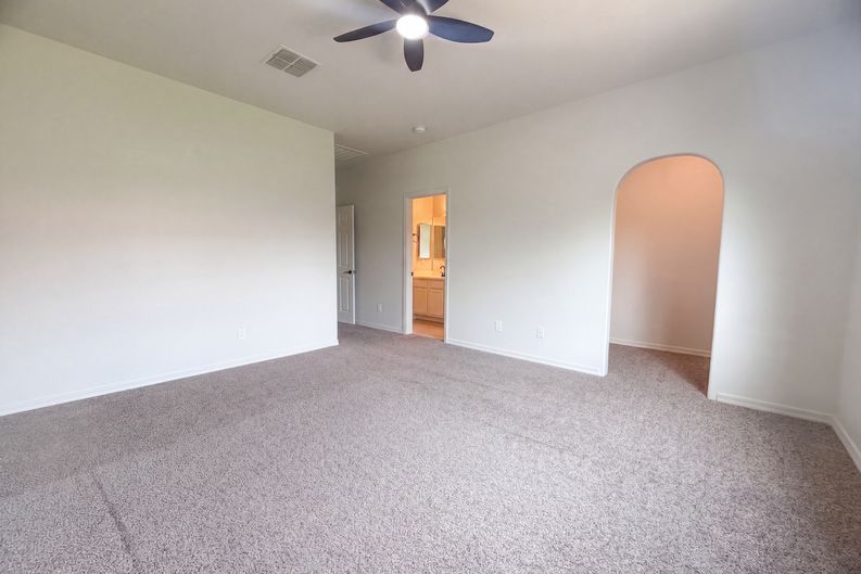 Photo 4 of 18 of 810 W Whistling Thorn Ave, San Tan Valley, AZ