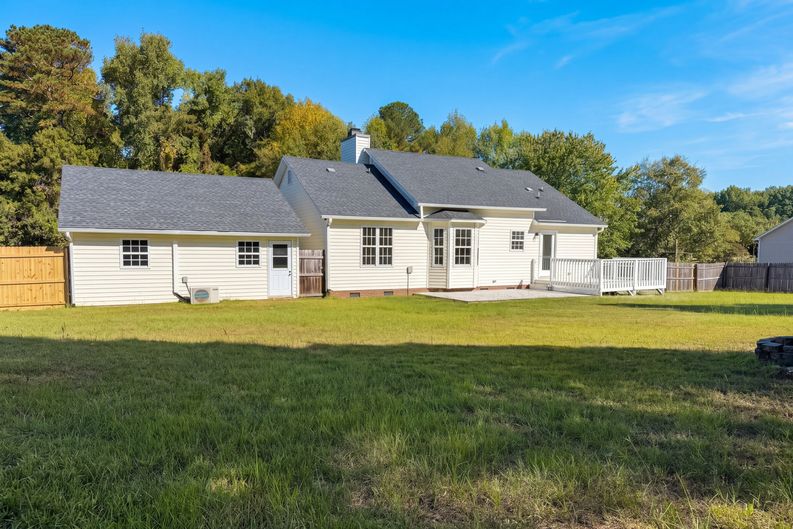 Photo 5 of 21 of 1713 Tall Cane Cir, Willow Spring, NC