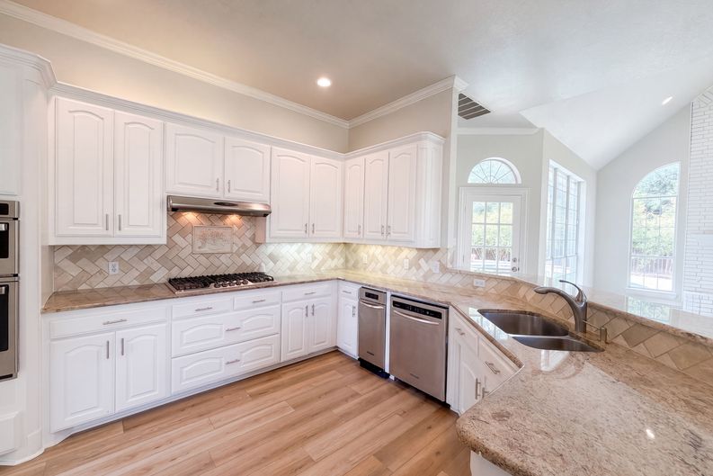 Photo 6 of 32 of 1609 Brentwood Trl, Keller, TX