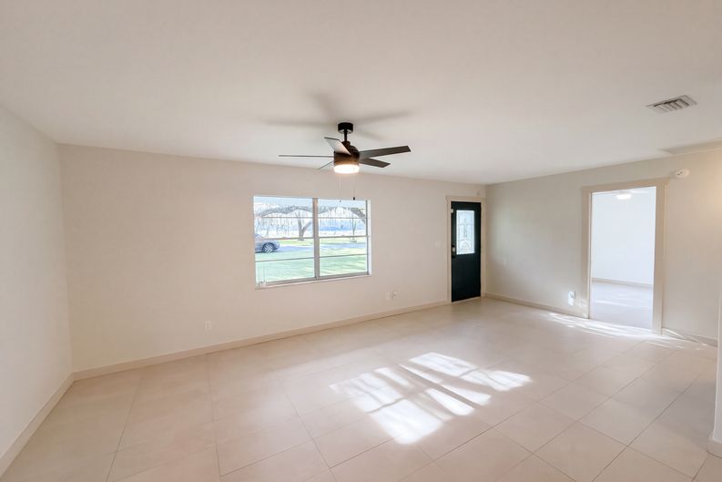 Photo 6 of 15 of 34390 Orchid Pkwy, Dade City, FL